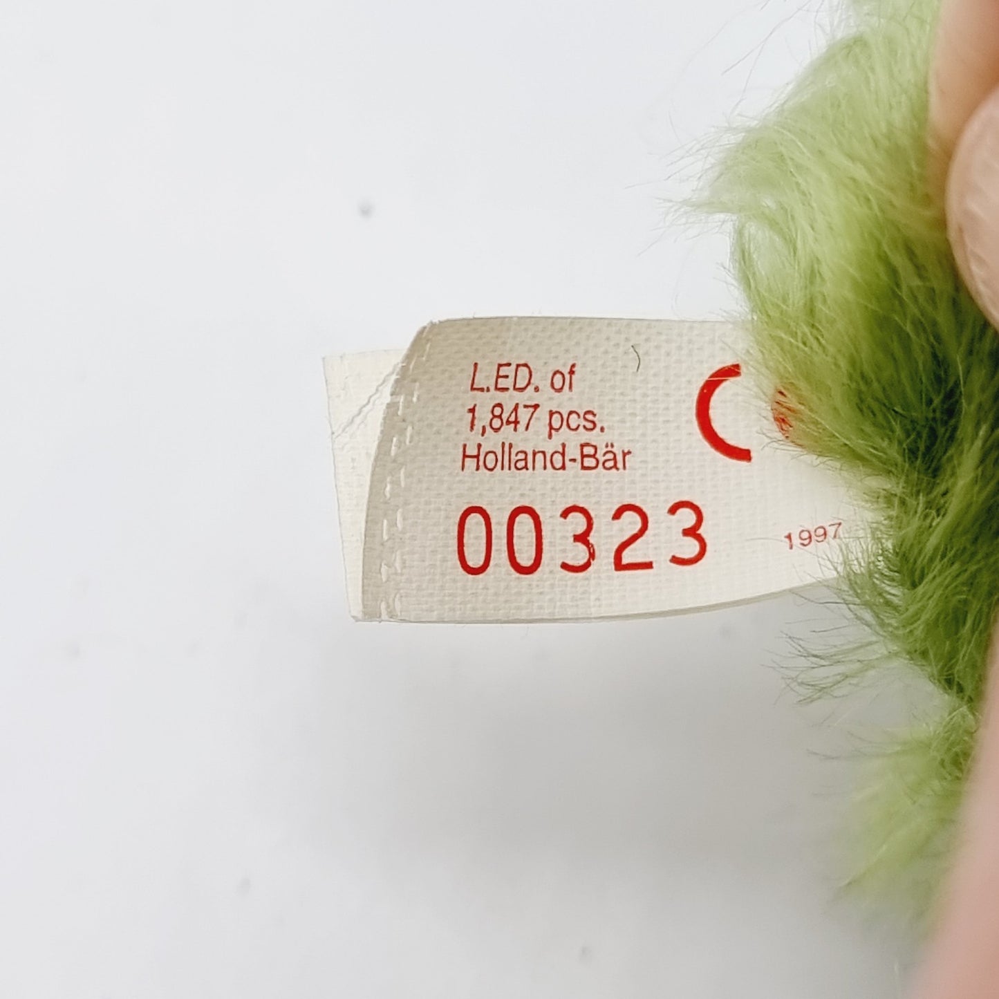 7565413