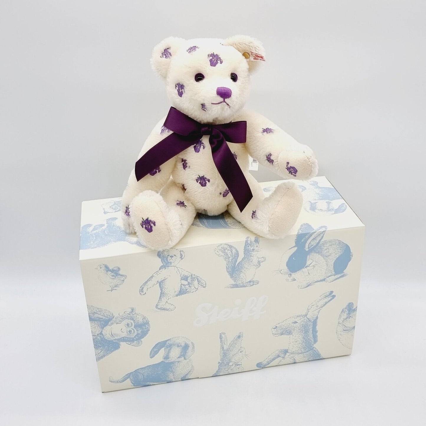 Steiff Iris Teddybär EAN 682384 Blumenbestickung 33 cm Mohair imitiert