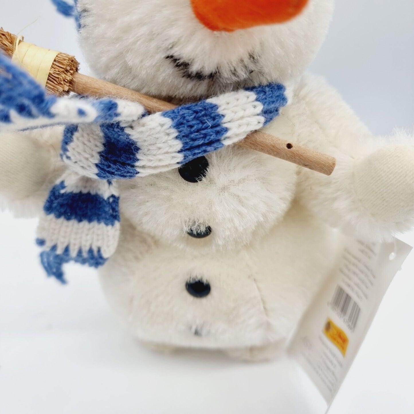 Steiff Schneemann mit Besen 670695 limitiert auf 3000 Stück mit Strickschal