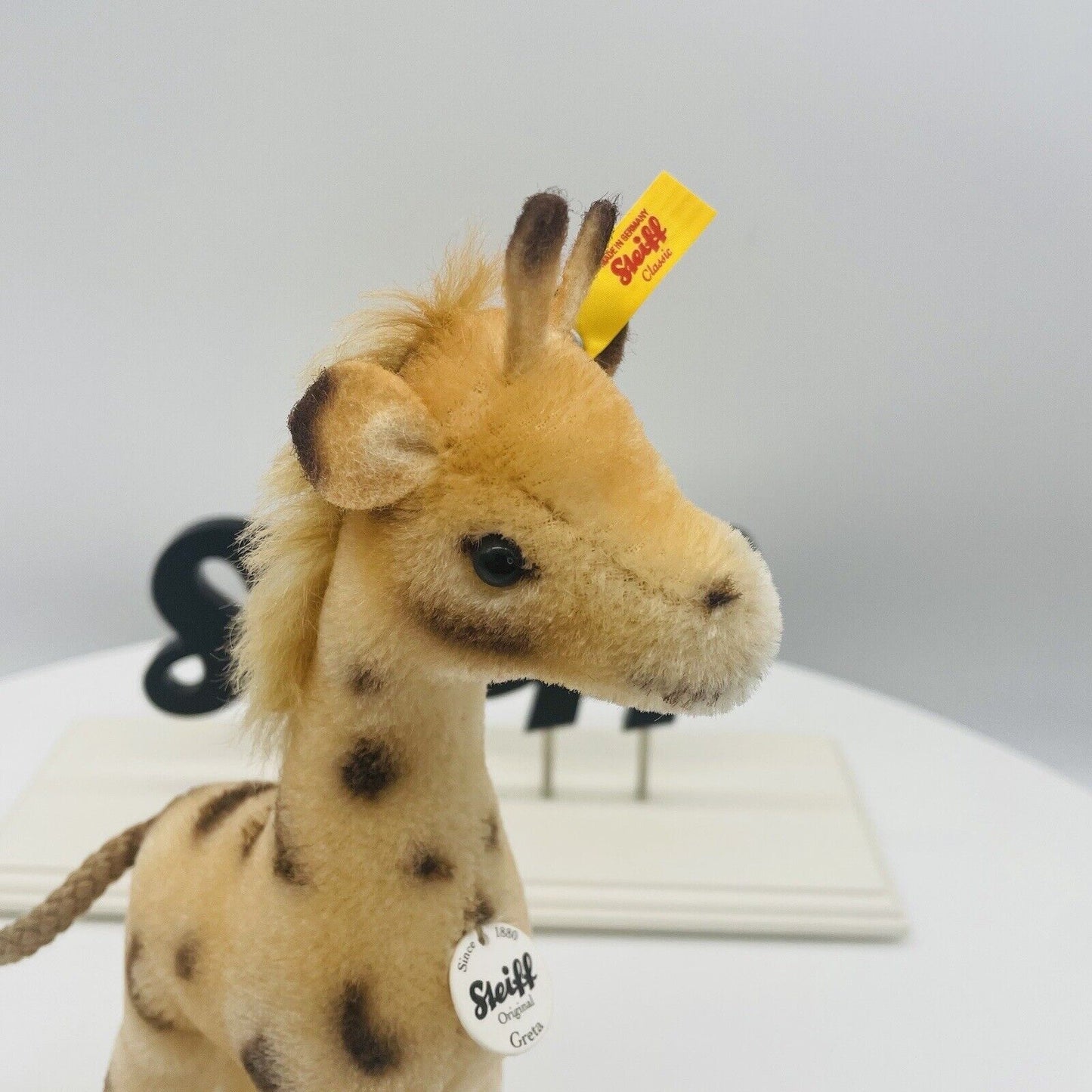 Steiff Giraffe Greta 068058 22cm Mohair