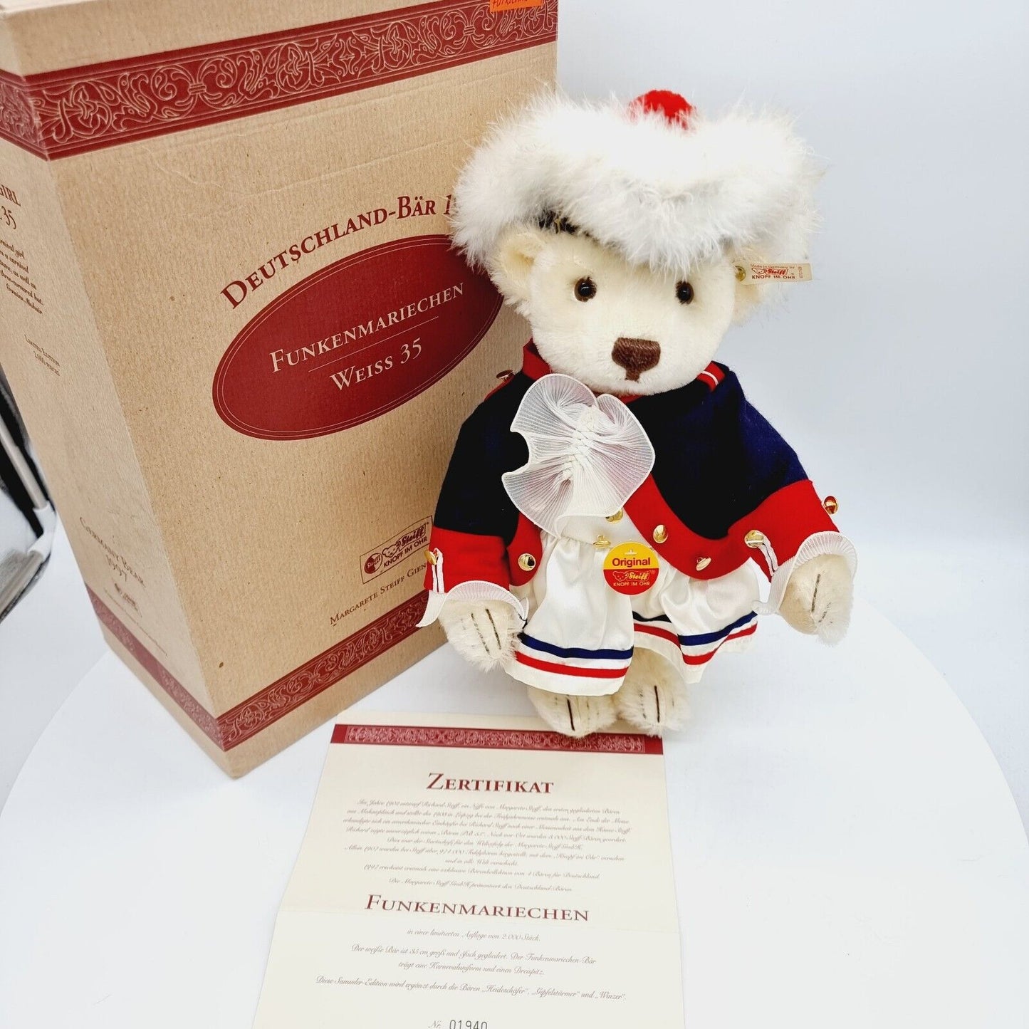 Steiff 670169 Deutschland Teddybär Funkenmariechen limitiert auf 2000 Exemplar