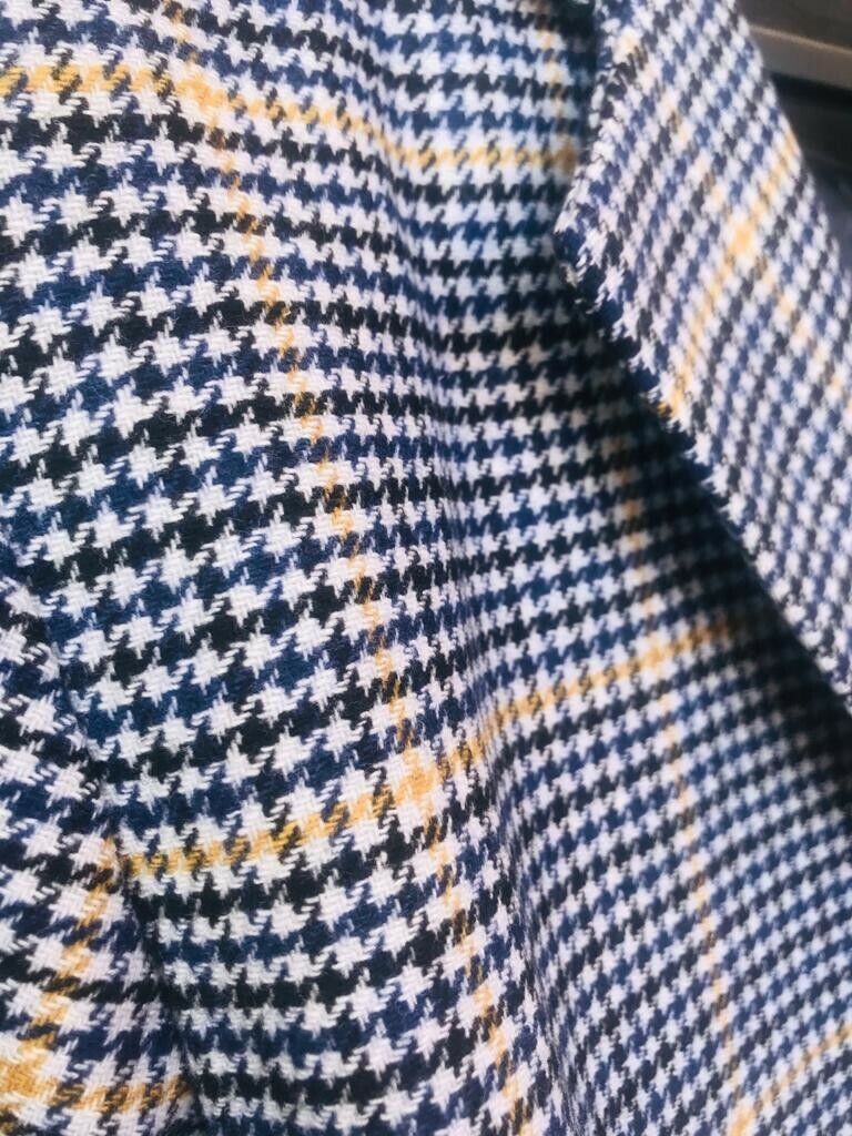6570403