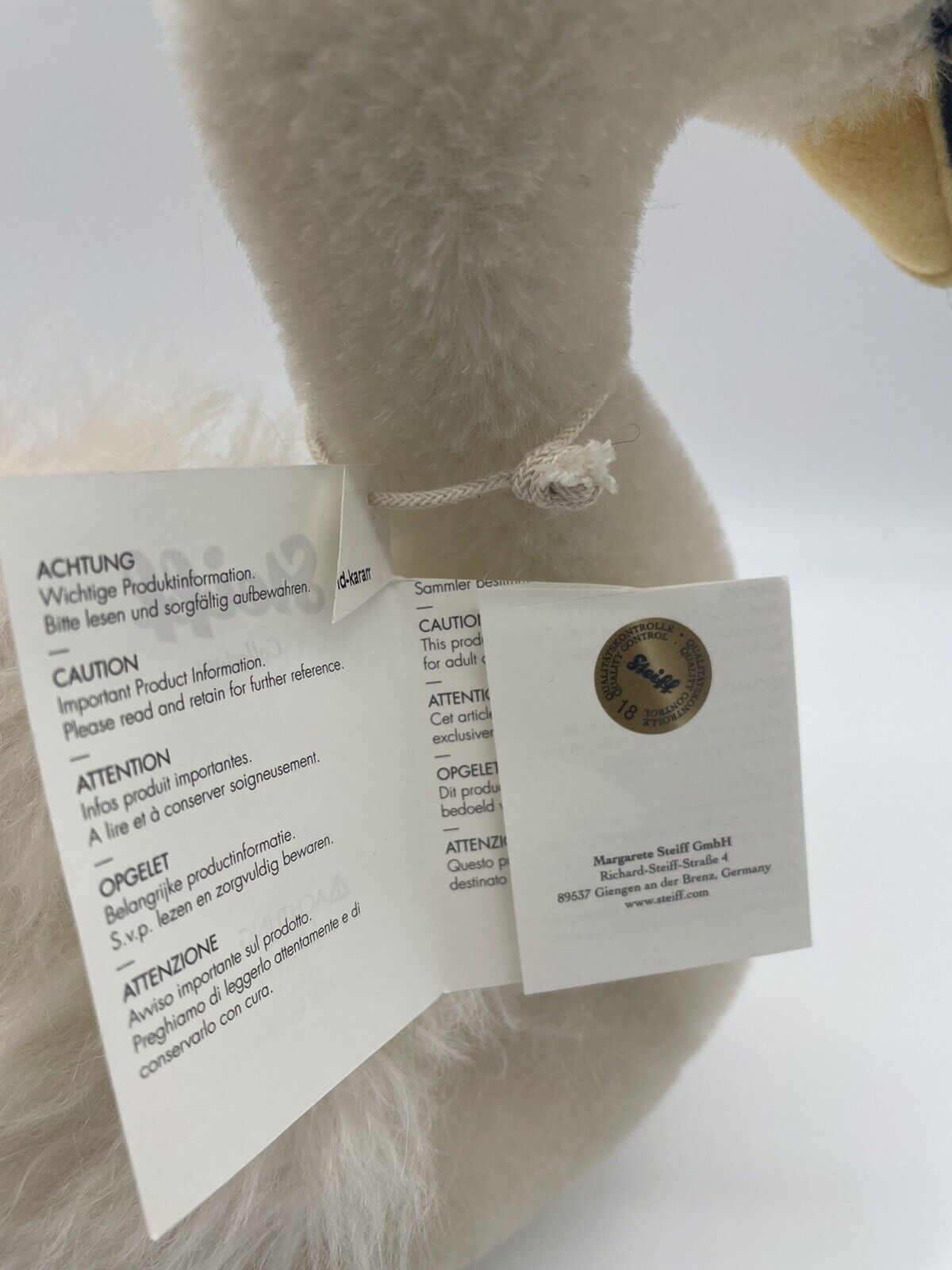 Steiff Schwan König Ludwig 673627, mit Knopf und gelber Fahne aus Überproduktion