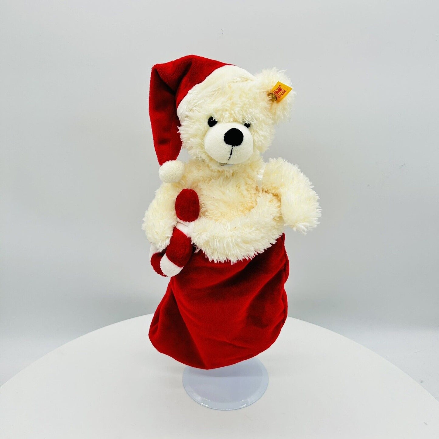 Steiff 111525 Teddybär Weihnachten mit Zuckerstange im Strumpf 28 cm
