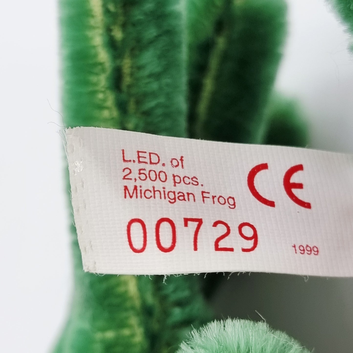 8950393