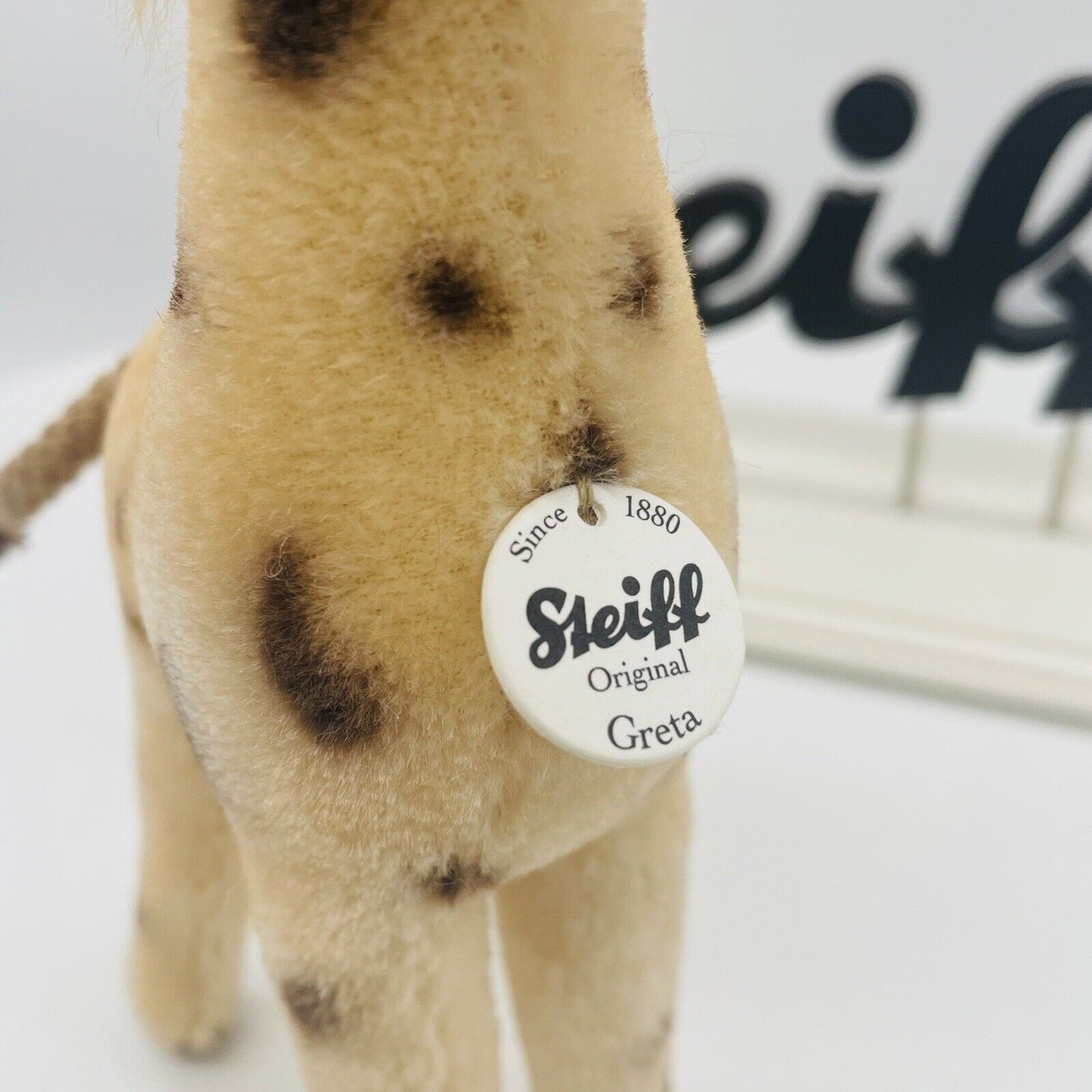 Steiff Giraffe Greta 068058 22cm Mohair