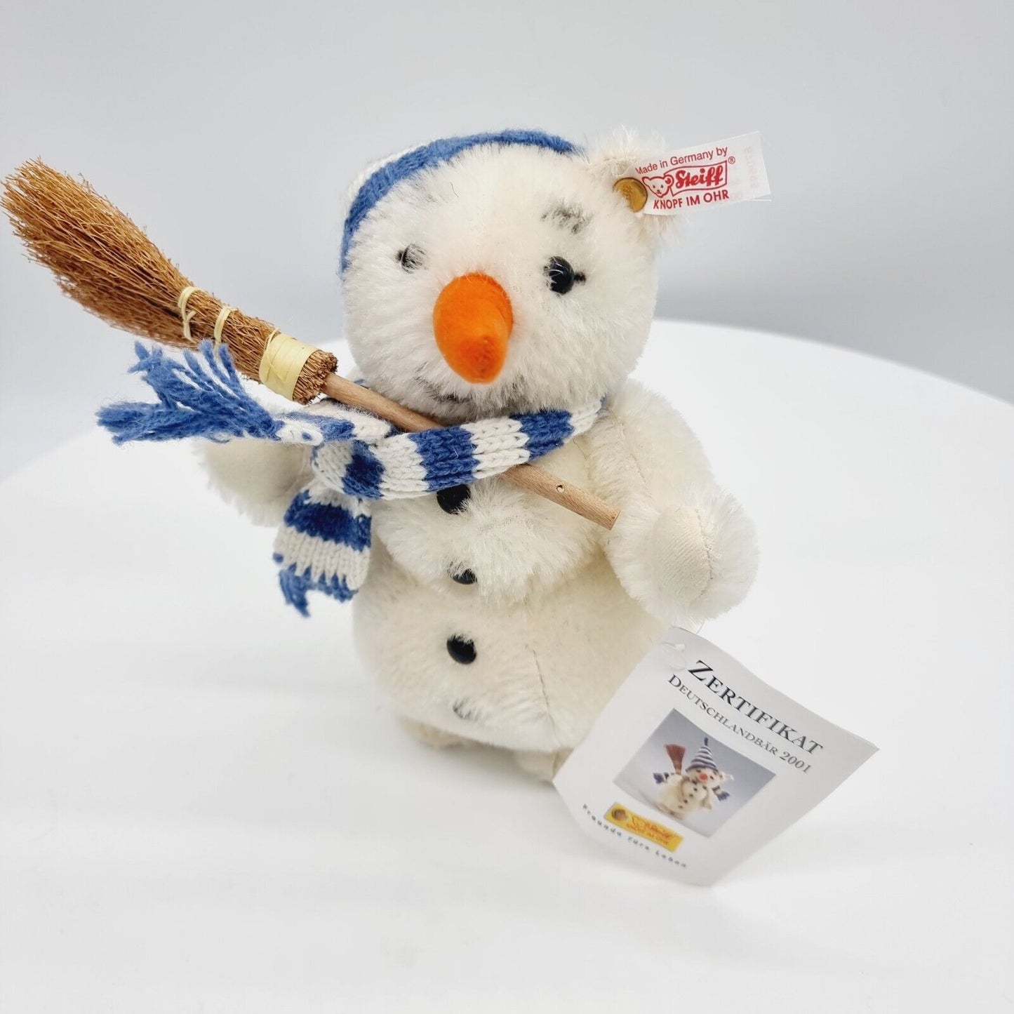 Steiff Schneemann mit Besen 670695 limitiert auf 3000 Stück mit Strickschal