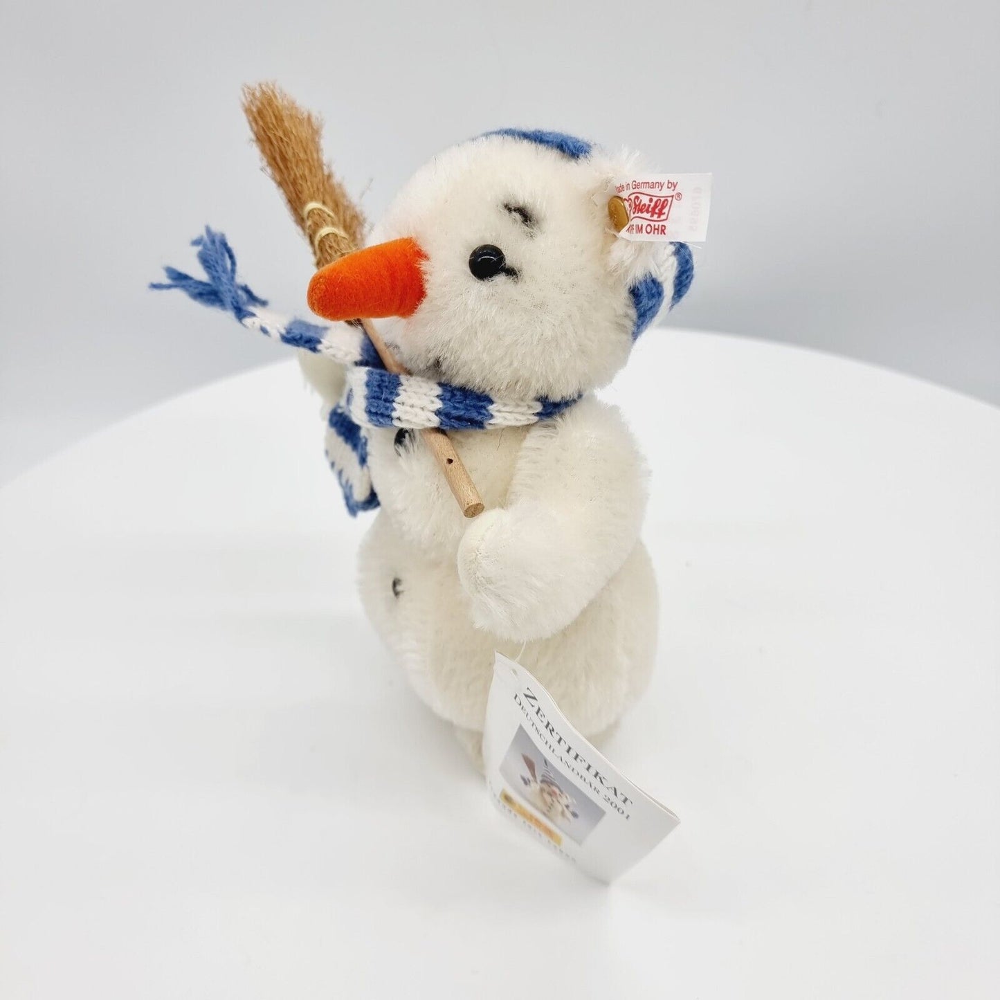Steiff Schneemann mit Besen 670695 limitiert auf 3000 Stück mit Strickschal