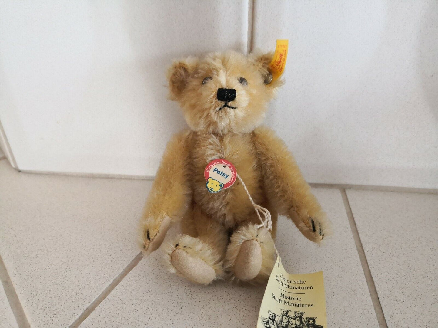 Steiff Teddybär Petsy, 16 cm, 029479, Historische Miniaturen, mit KFS
