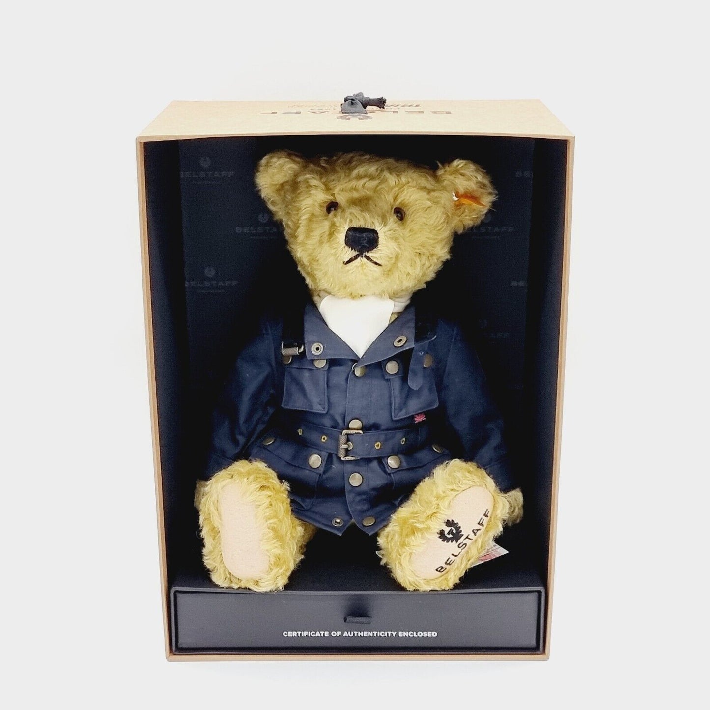 Steiff Belstaff Trialmaster 690679 Teddybär mit Mantel 35 cm Mohair Knopf Fahne