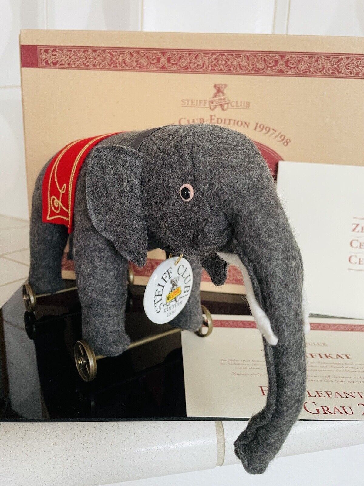 Steiff 420115 Filzelefant auf Rädern grau 30x22cm Edition 1997/98 limitiert OVP