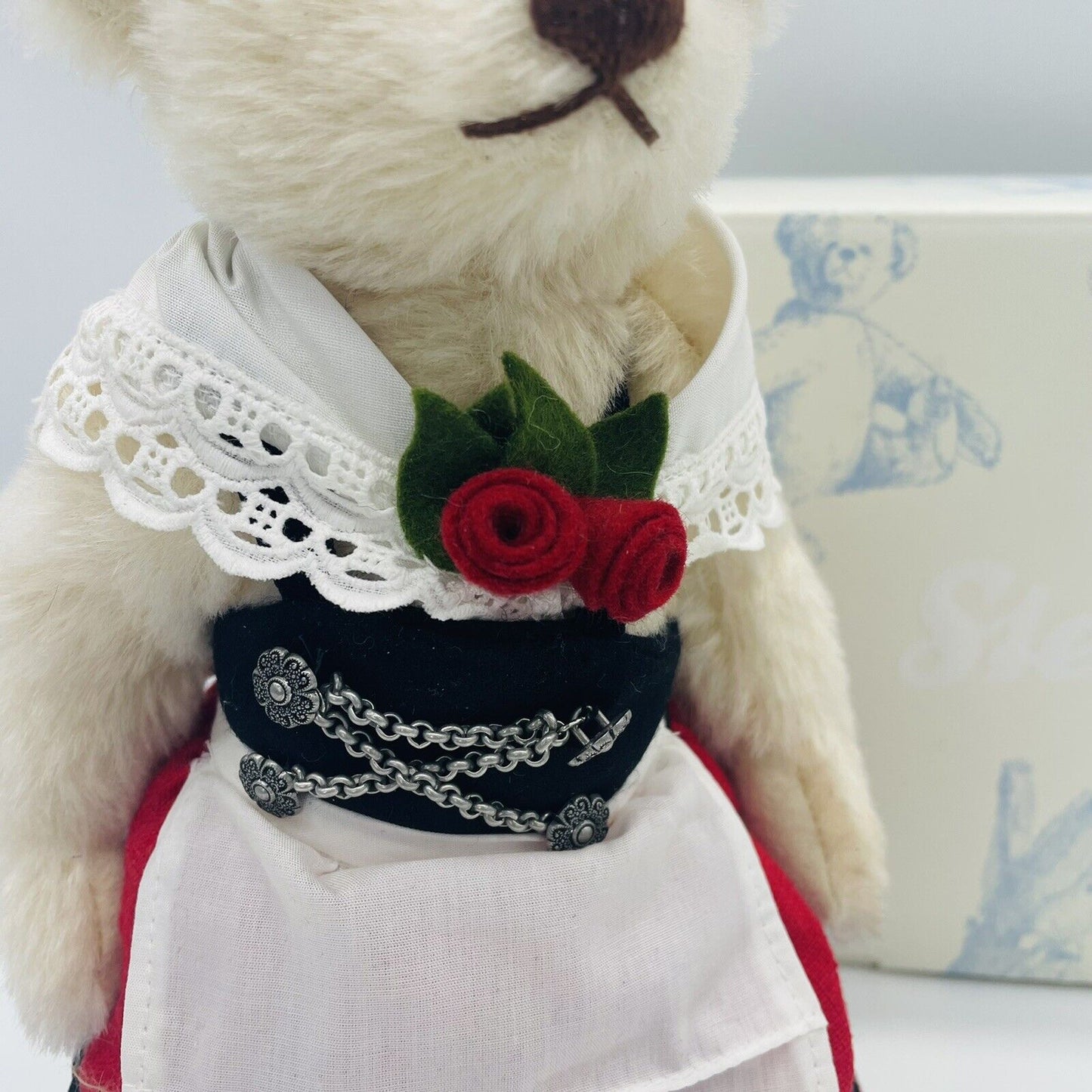 Steiff Teddybär Trachtenmädchen Liesel 657184 limitiert 1500 aus 2010 23cm