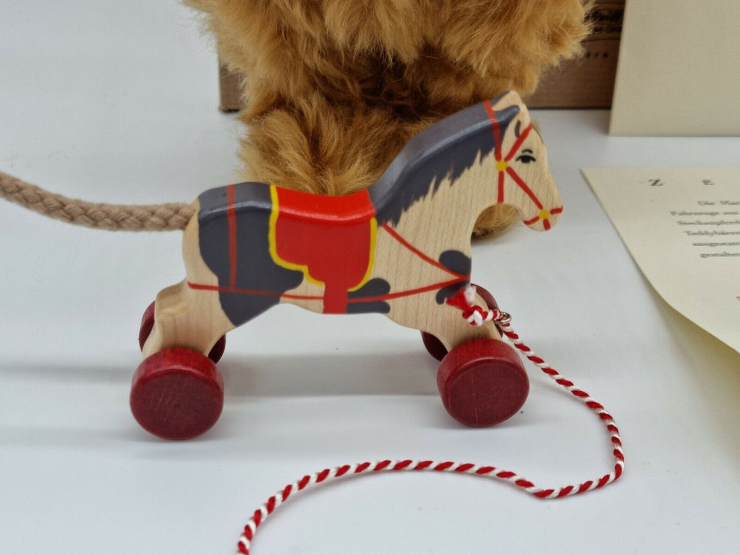 Steiff Teddybär mit Nachziehpferd, 30 cm, limitiert auf 2000; 671173