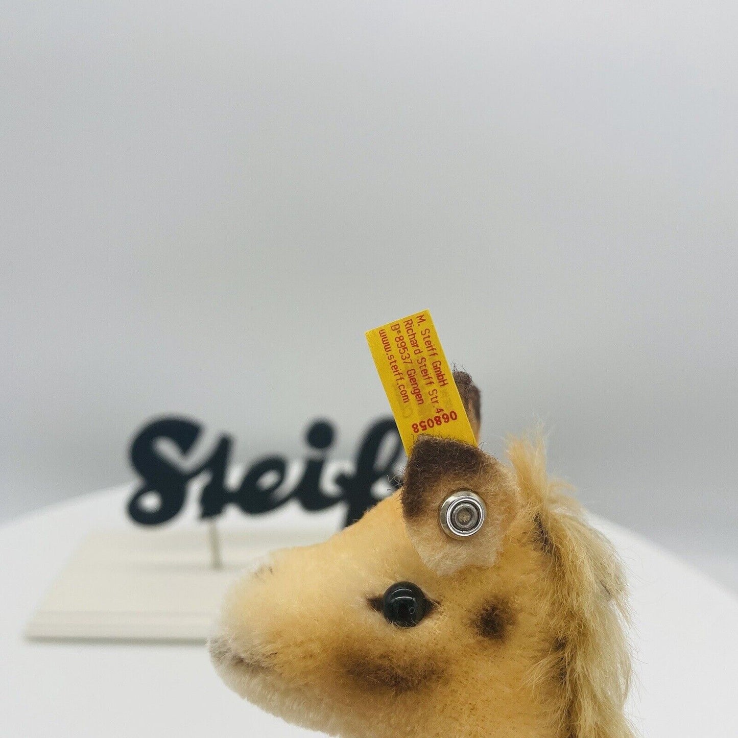 Steiff Giraffe Greta 068058 22cm Mohair