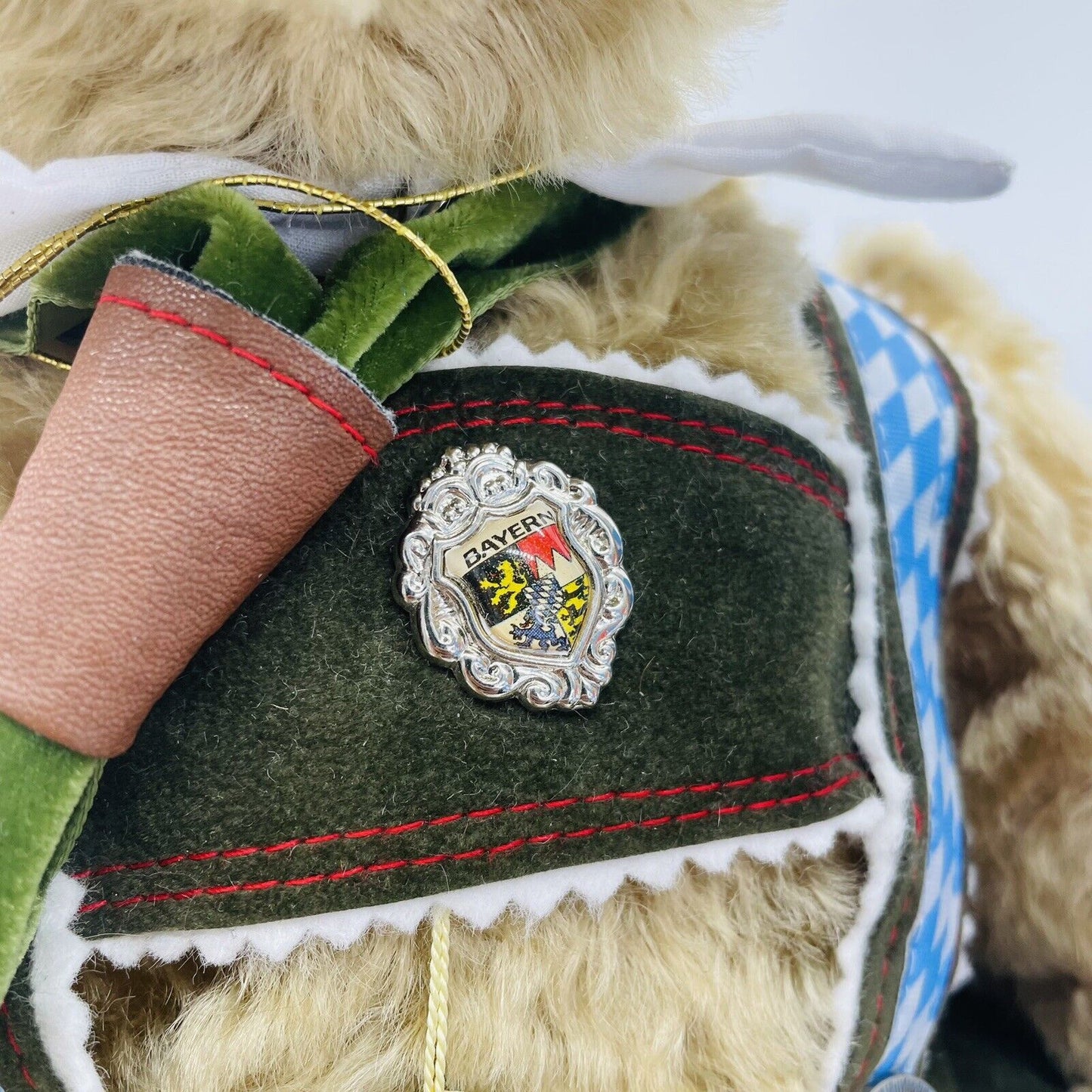 Hermann Coburg Teddybär Oktoberfest 2002 mit Fahne limitiert 250 Mohair