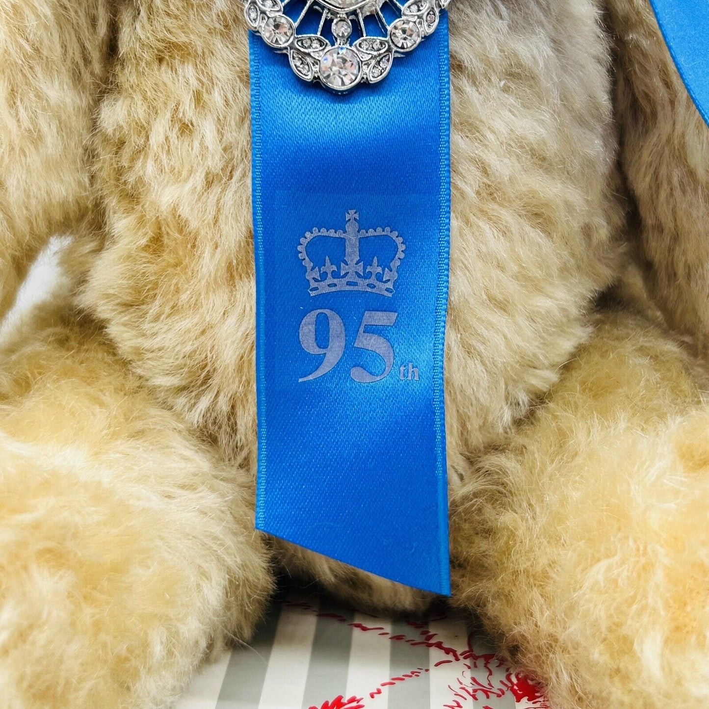 Steiff 691065 Teddybär Queen Elizabeth II 95. Geburtstag limitiert 2021 30 cm