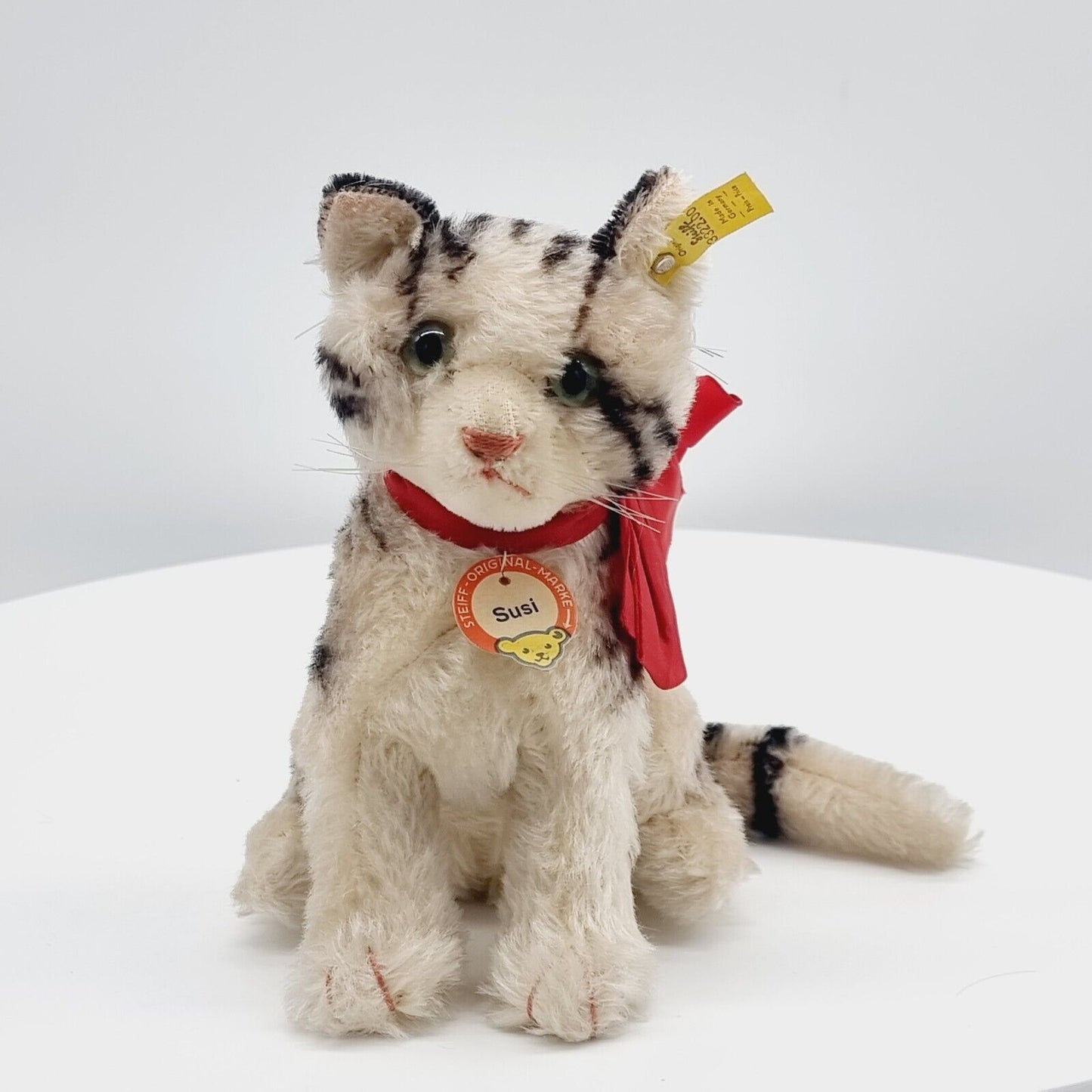 Steiff Katze Susi 22 cm 3322,00 Knopf, Fahne und Brustschild Jahr 1959 - 1963