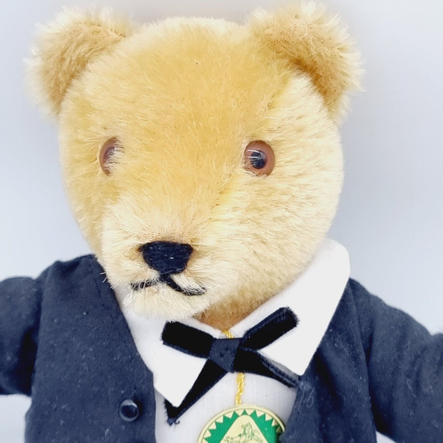 Hermann Teddybär mit Anzug schwarz 23 cm