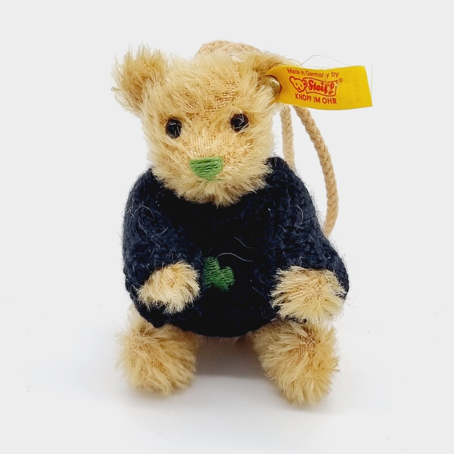 Steiff 994388 ADAC Teddybär mit schwarzem Pullover Kleeblatt grün Anhänger