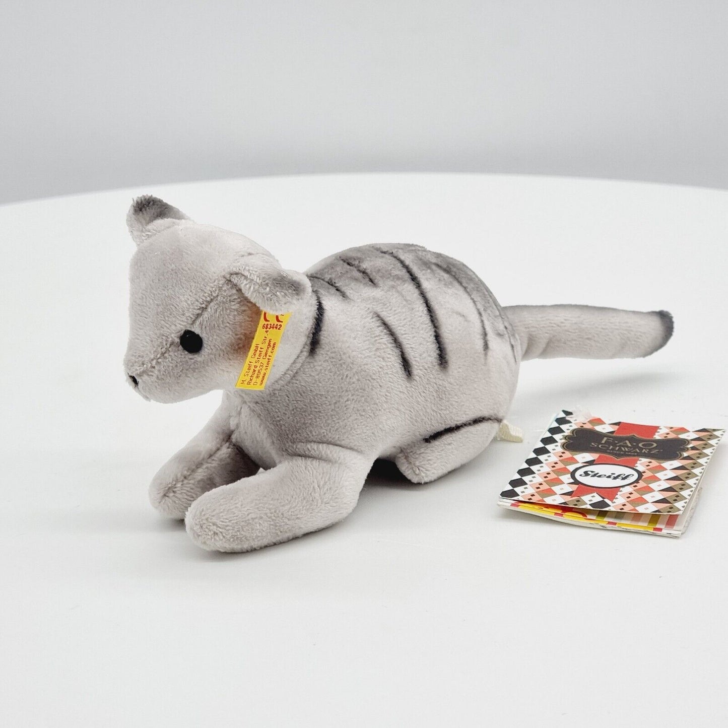 Steiff 683442 Katze liegend für FAO Schwarz 14 cm Plüsch