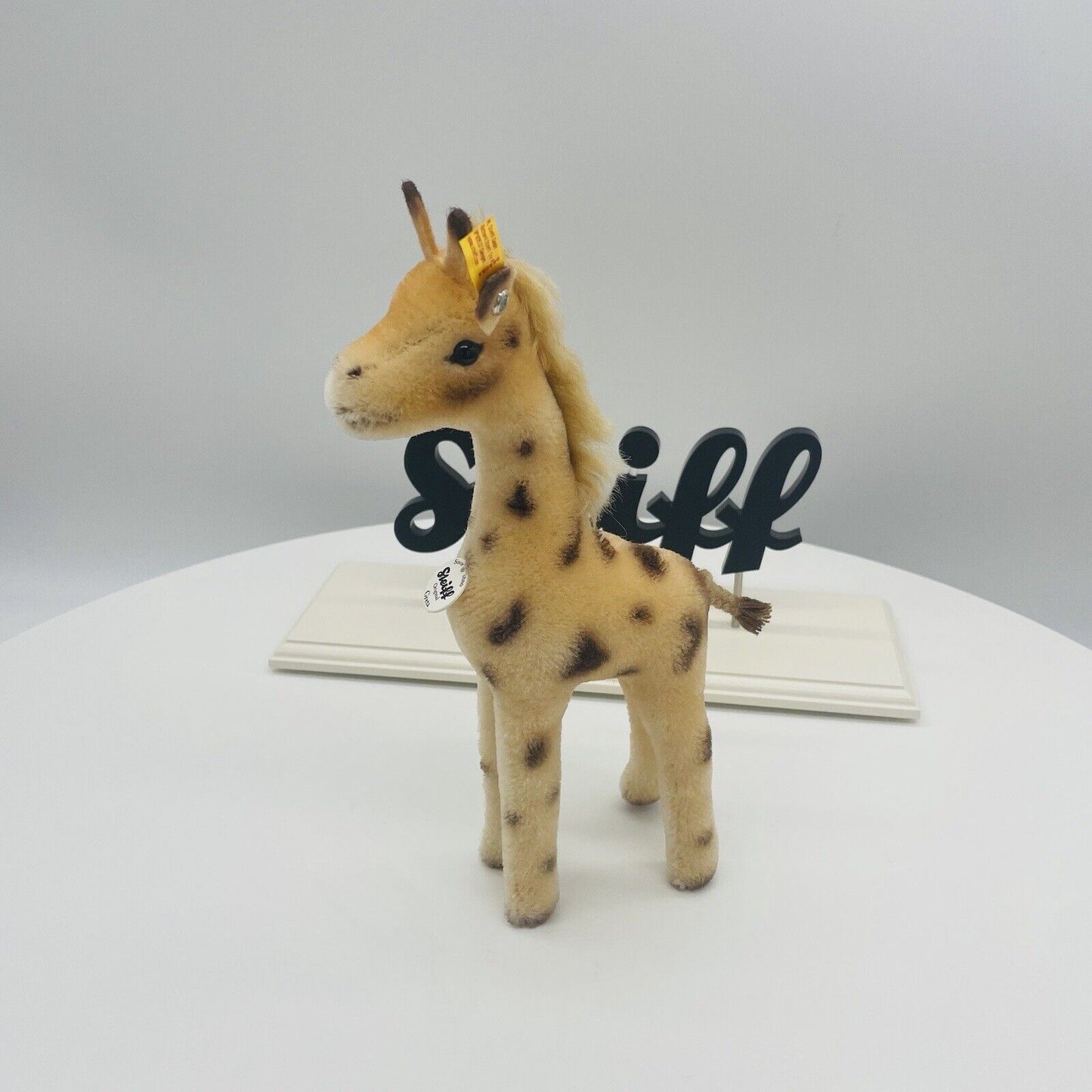 Steiff Giraffe Greta 068058 22cm Mohair