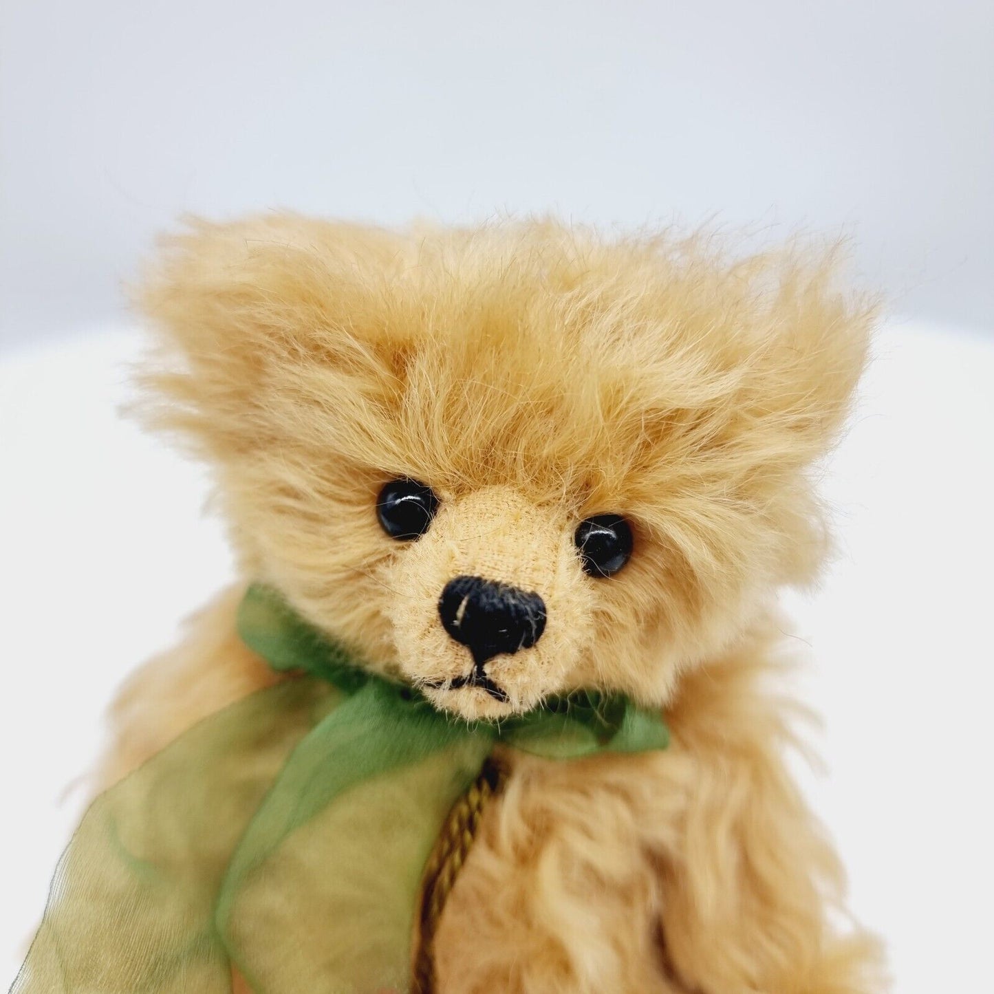 Hermann Teddy Original Jahresbär 2001 mit Schleife 15 cm Mohair