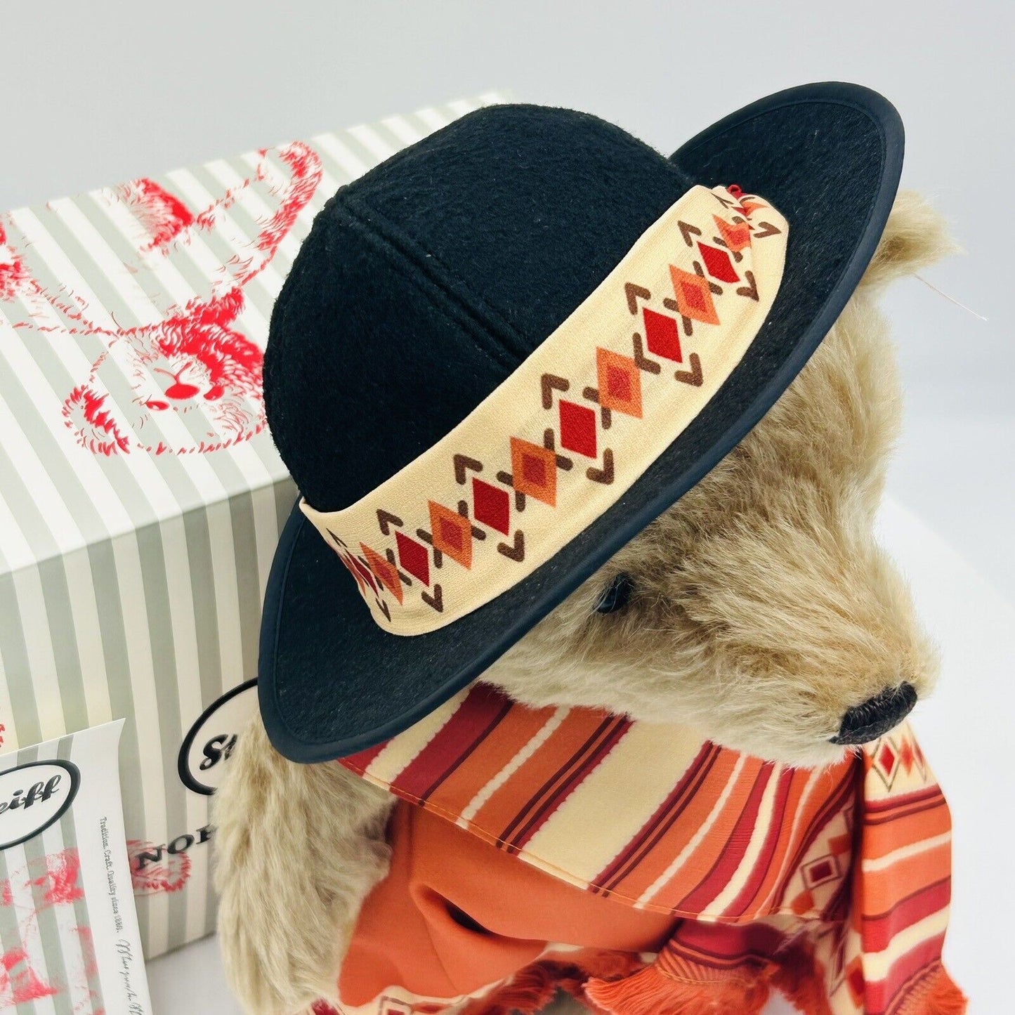 Steiff Danbury Mint 691010 Aunt Lucy aus Paddington limitiert 3000 aus 2020