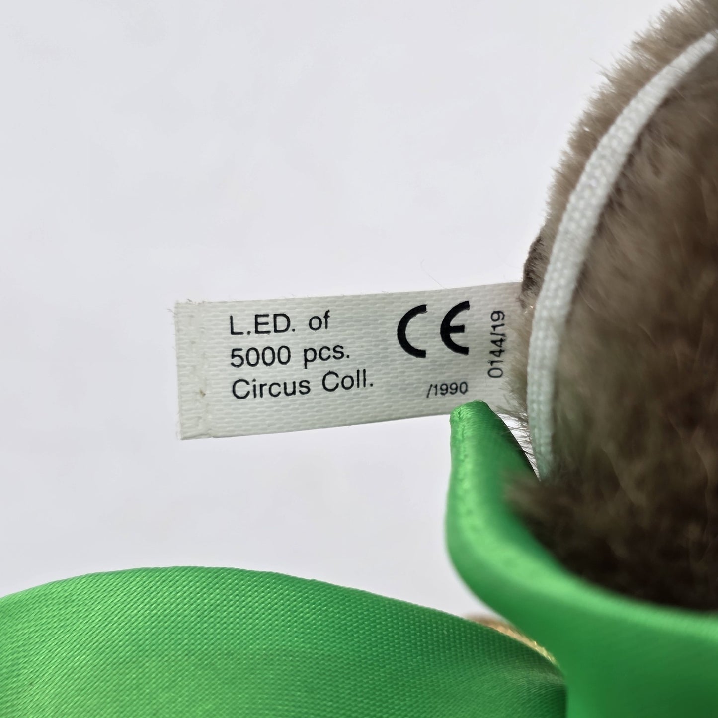 6925871