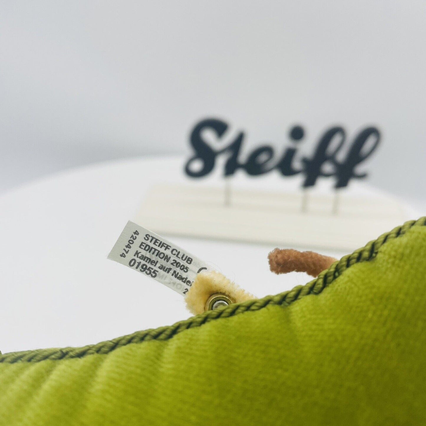 Steiff Kamel auf Nadelkissen 420474 limitiert 2005 aus 2005