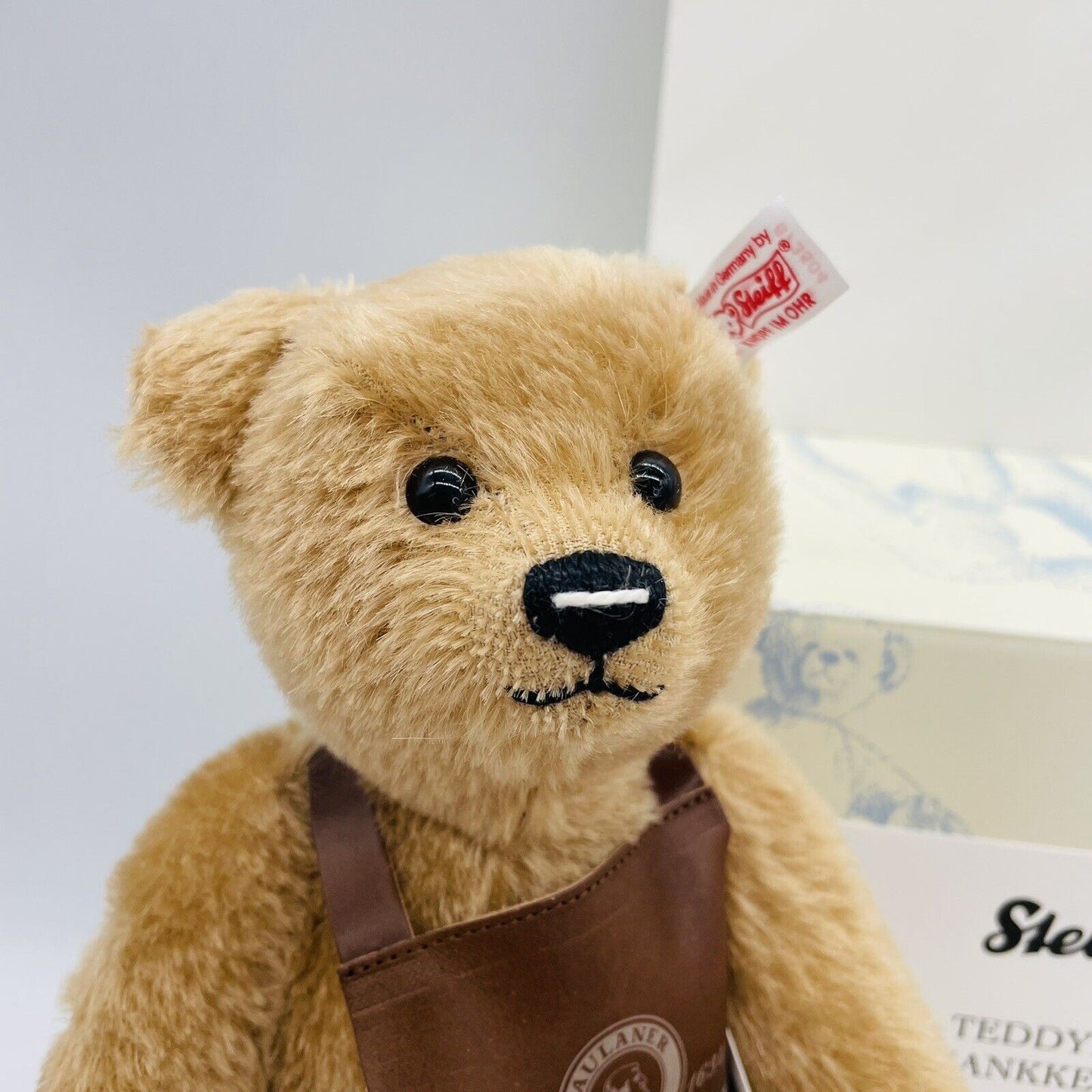 Nr. 1 Steiff Oktoberfest Teddybär Schankkellner 673504 limitiert 1000 aus 2012