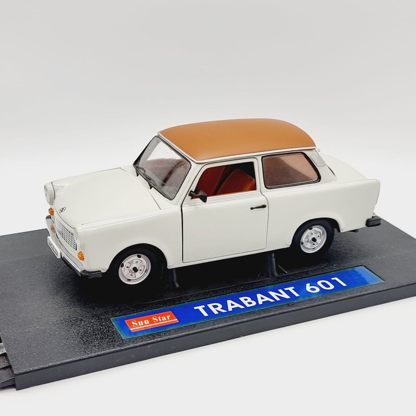 Steiff Trabant 601, EAN 657016, limitiert auf 1 000 Stück, Sun Star