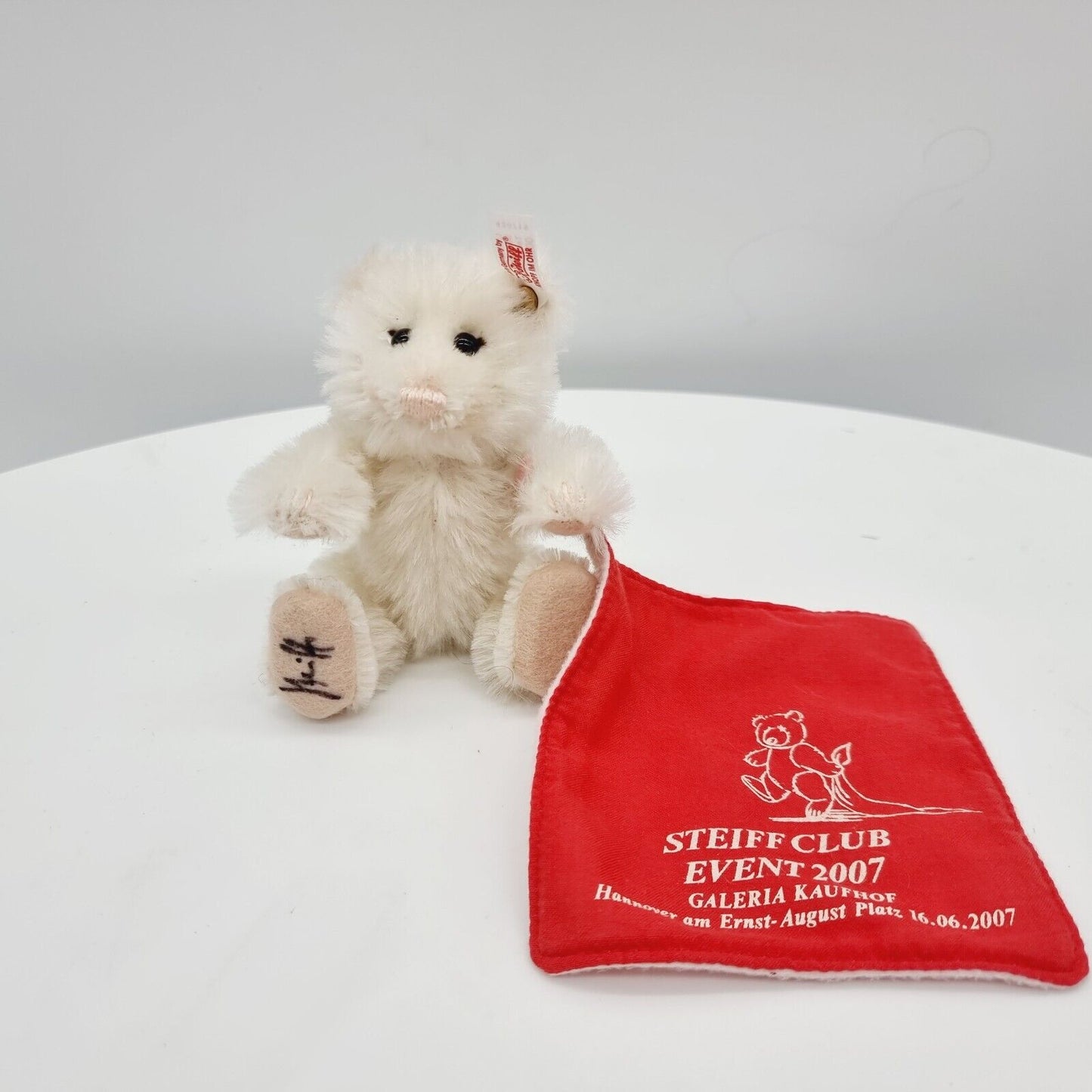 Steiff 420719 Teddybär Steiff Club 2007 13 cm Galeria mit Unterschrift 2007
