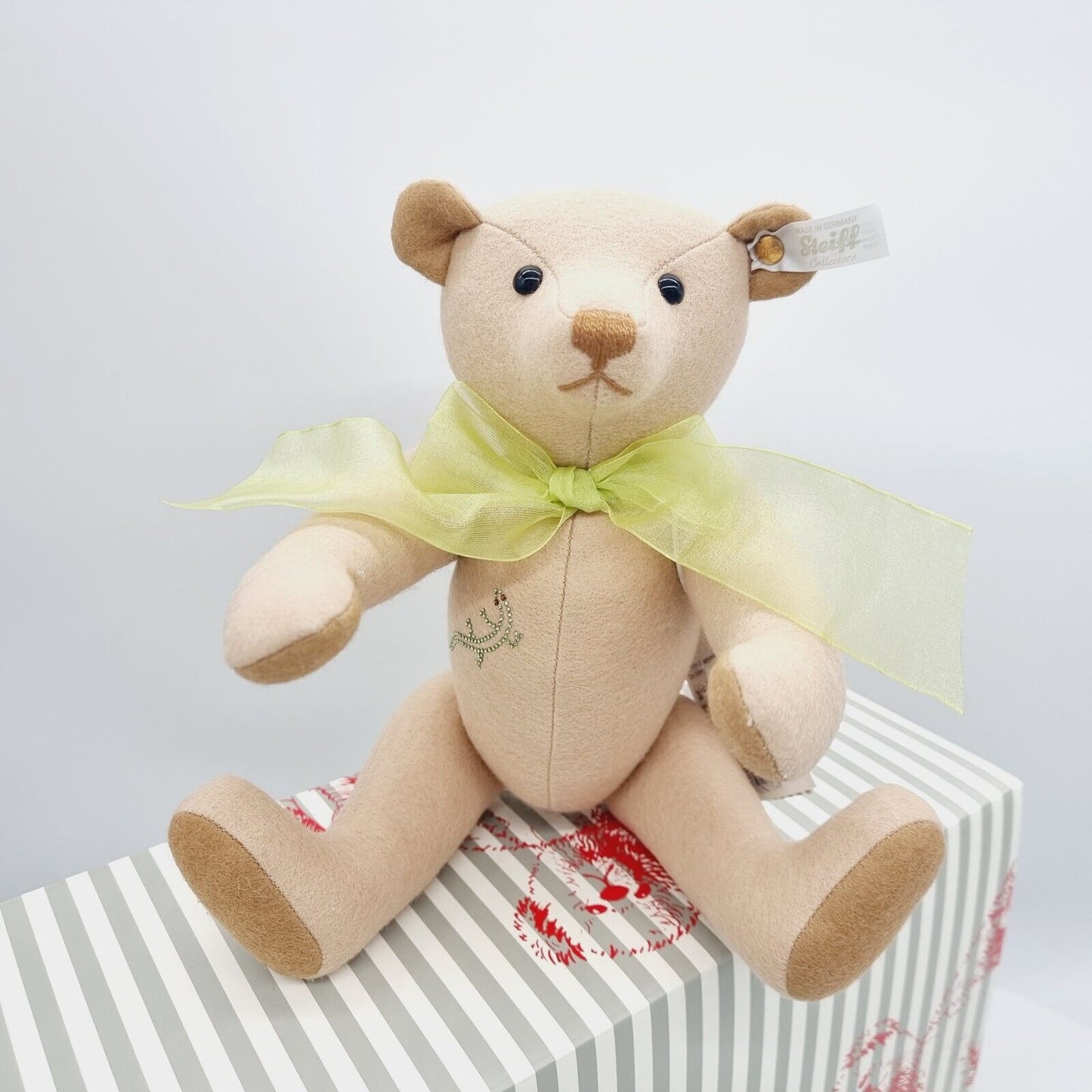 SALE Steiff 421549 Filzteddybär Club Edition 2019 Swarovski 31 cm