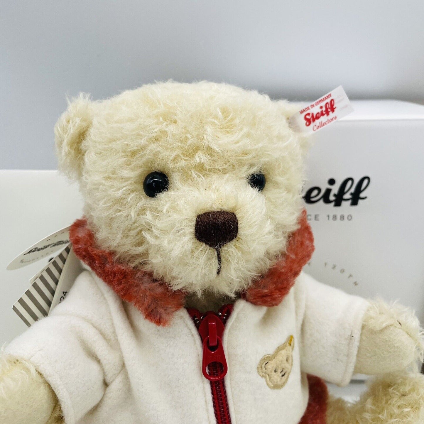 Steiff Teddybär Mila mit Winterjacke 007224 limitiert 1902 aus 2022 28cm