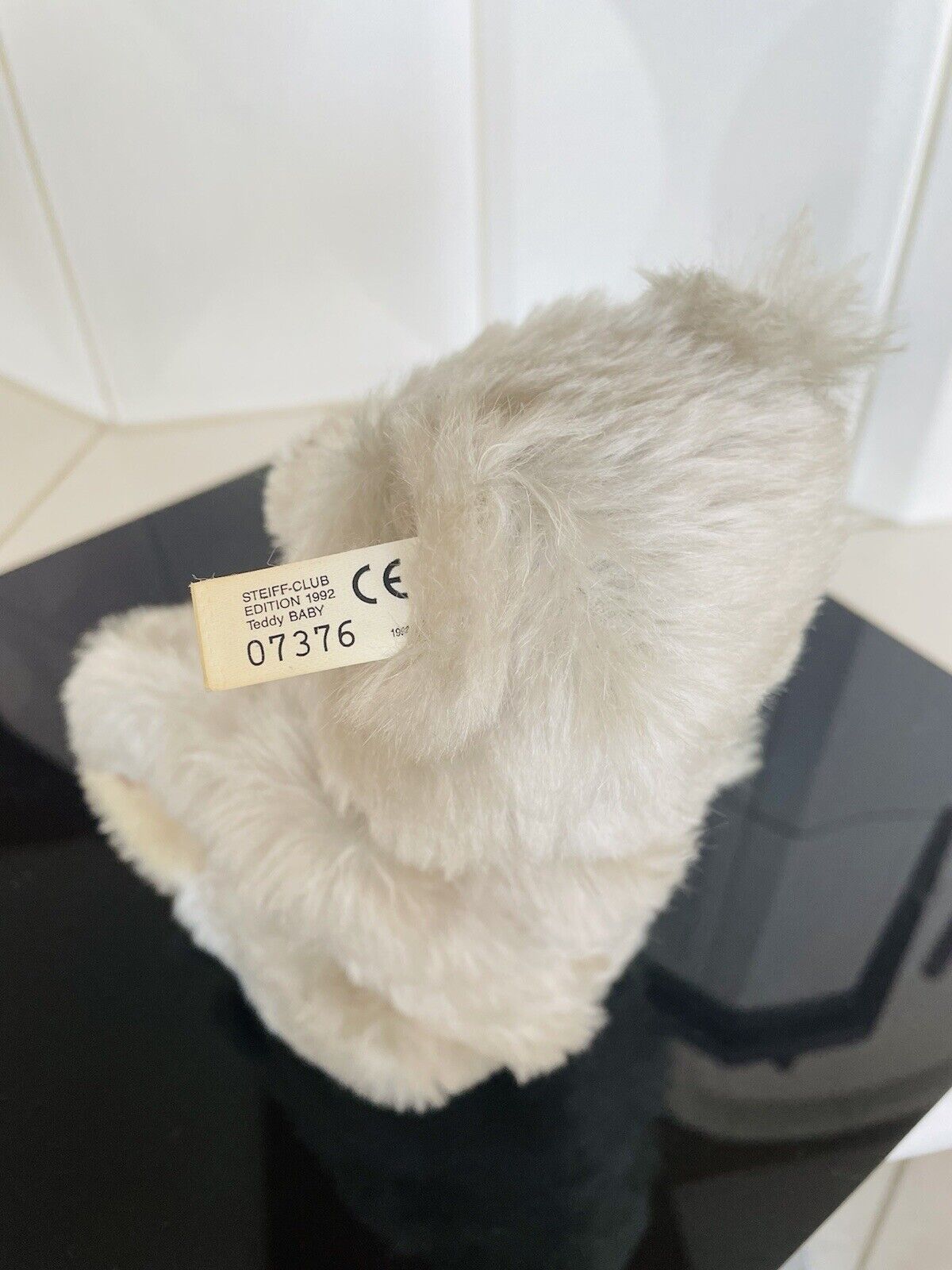 Steiff Teddybär Plüsch inkl. Fahne und Knopf im Ohr 420016