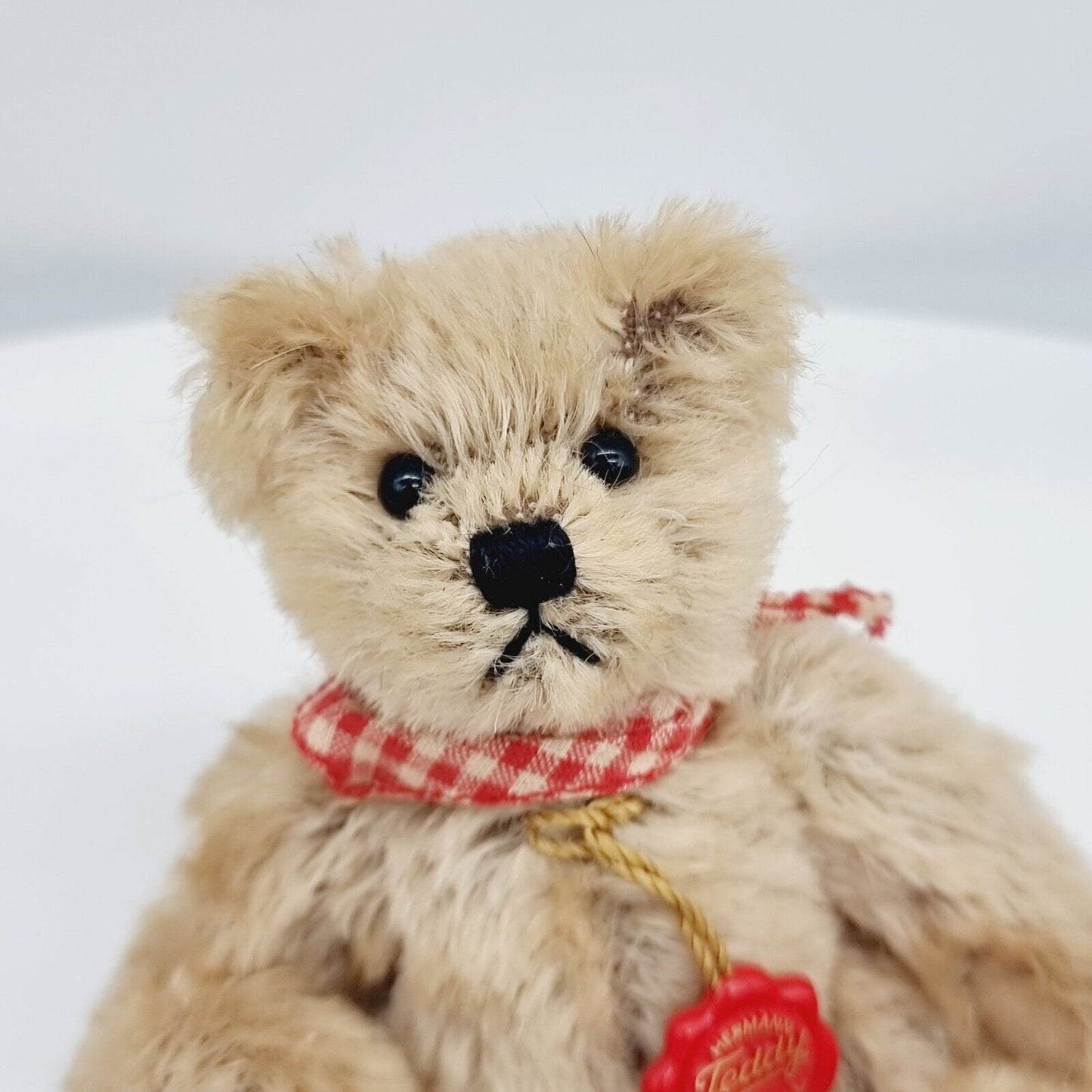 Hermann Teddy Original Jahresbär 2003 mit Schleife 12 cm Mohair
