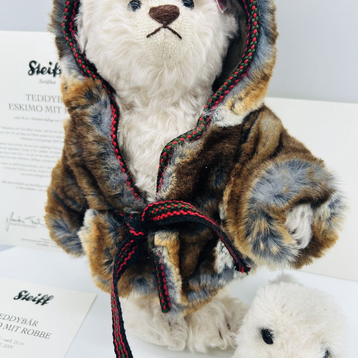 Steiff 036095 Teddybär Eskimo mit Seerobbe limitiert 1500 aus 2009 26 cm Mohair