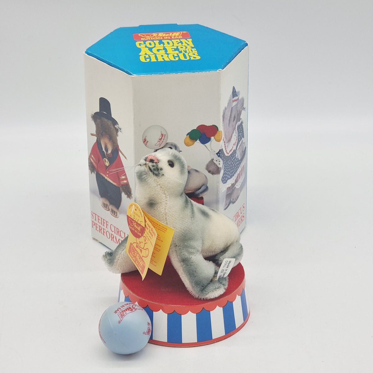 Steiff 0147/12 Golden Age of the Circus Robbe mit Ball und Podest