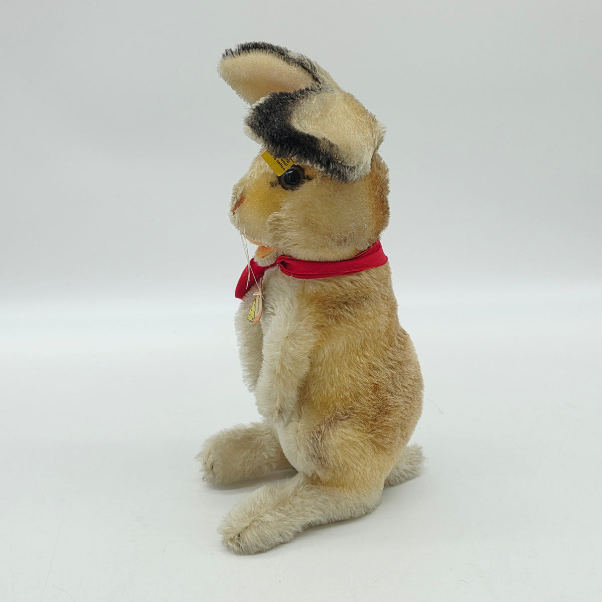 Steiff 3020/30 Manni Hase mit Schleife aufwartend 30 cm Mohair 1968 - 1976