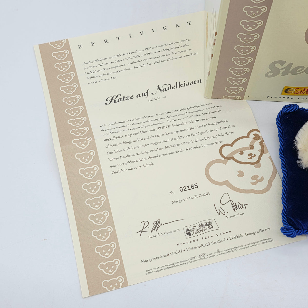 Steiff 420535 Katze auf Nadelkissen weiß 17 cm Jahr 2006