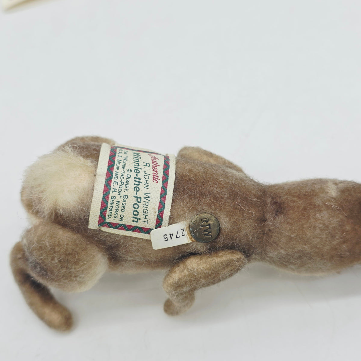 R. John Wright Pocket Rabbit Winnie the Pooh 14 cm