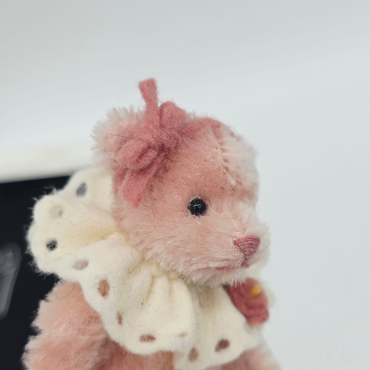 R. John Wright Bitty Bear Pinkie 9 cm Toy Shoppe Exclusive
