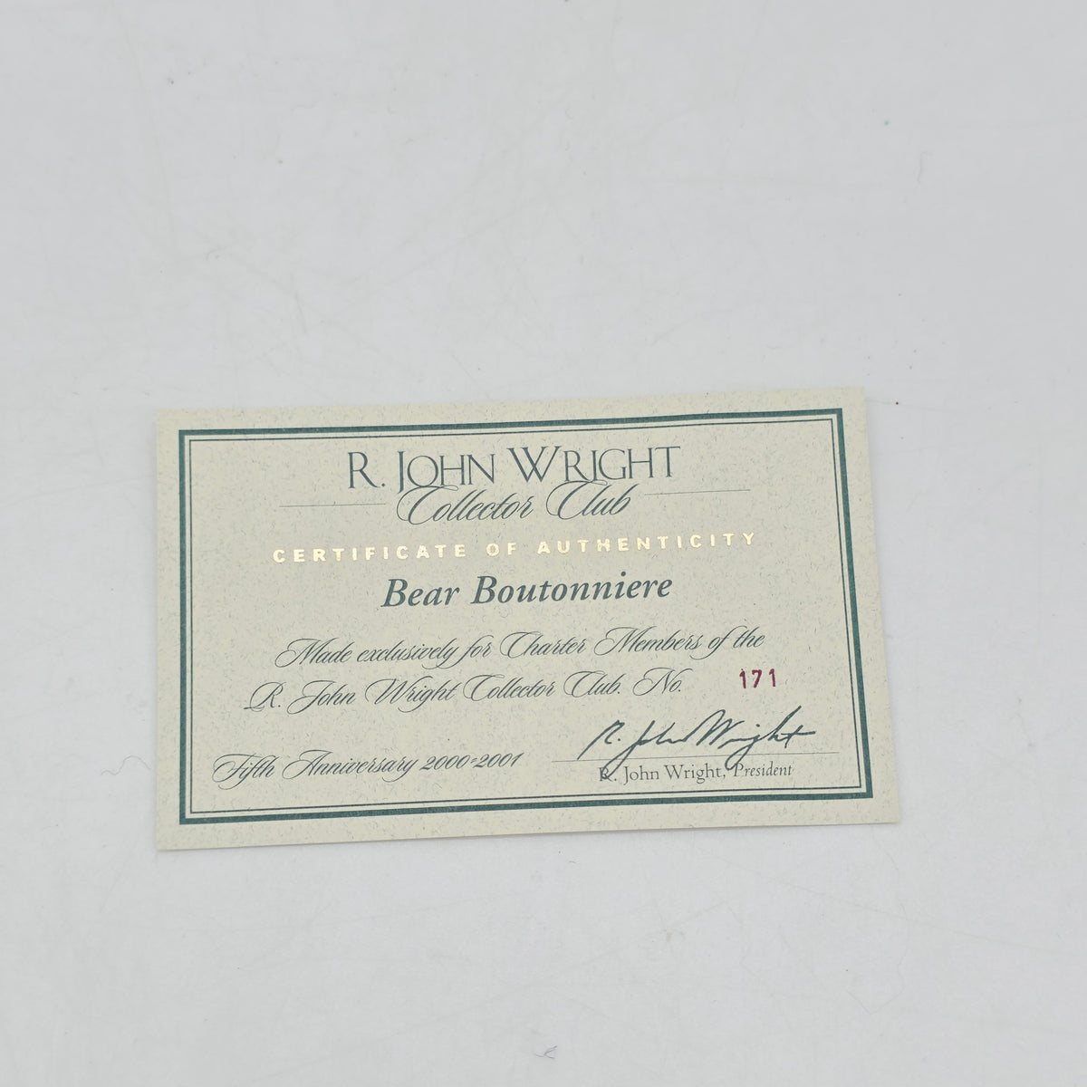 R. John Wright Bear Boutonniere Collector Club Exclusive 5 cm