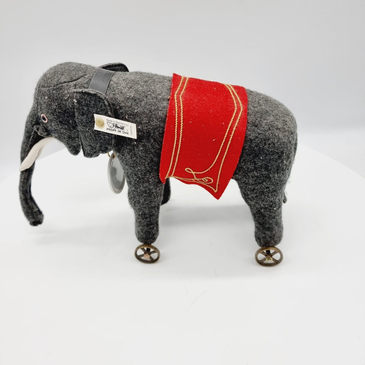 Steiff 420115 Filzelefant auf Rädern Replica Club Edition 1997 / 1998