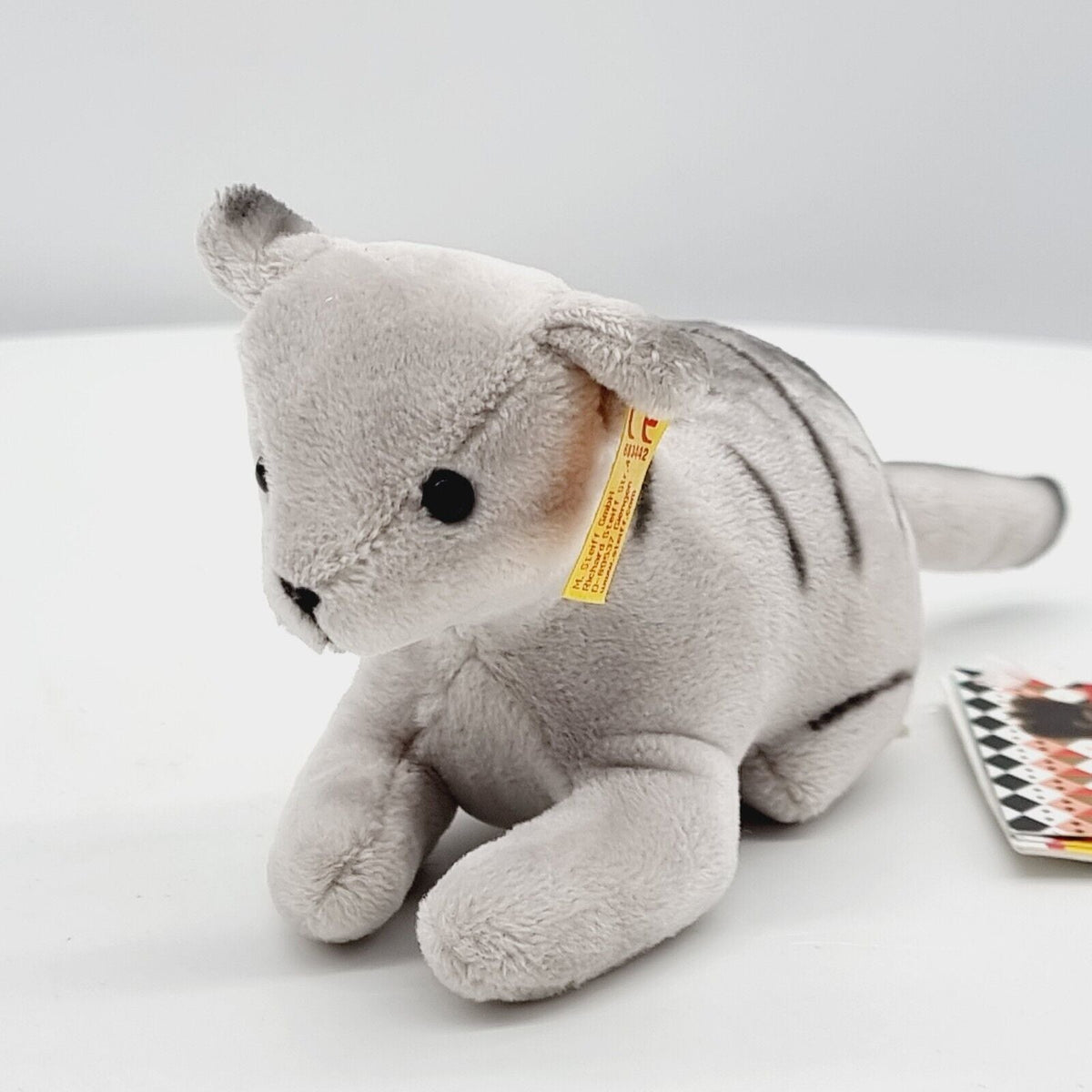 Steiff 683442 Katze liegend für FAO Schwarz 14 cm Plüsch