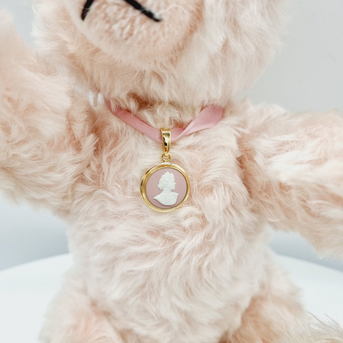 Steiff 660887 Teddybär Queen Mother limitiert 2002 aus 2002 38 cm Mohair