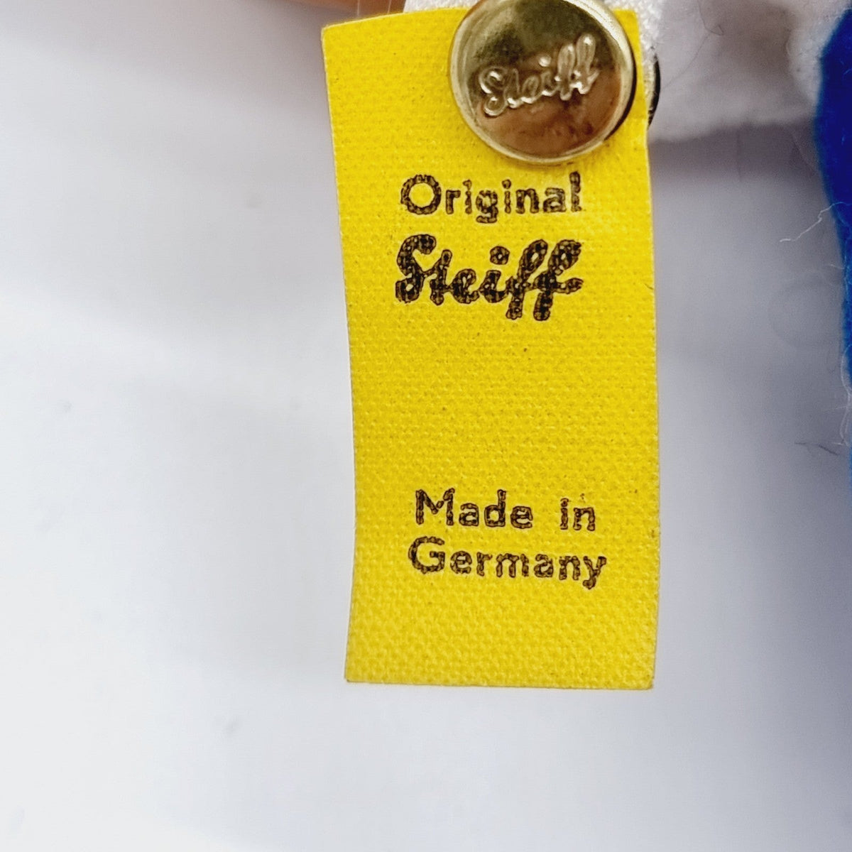 8256987