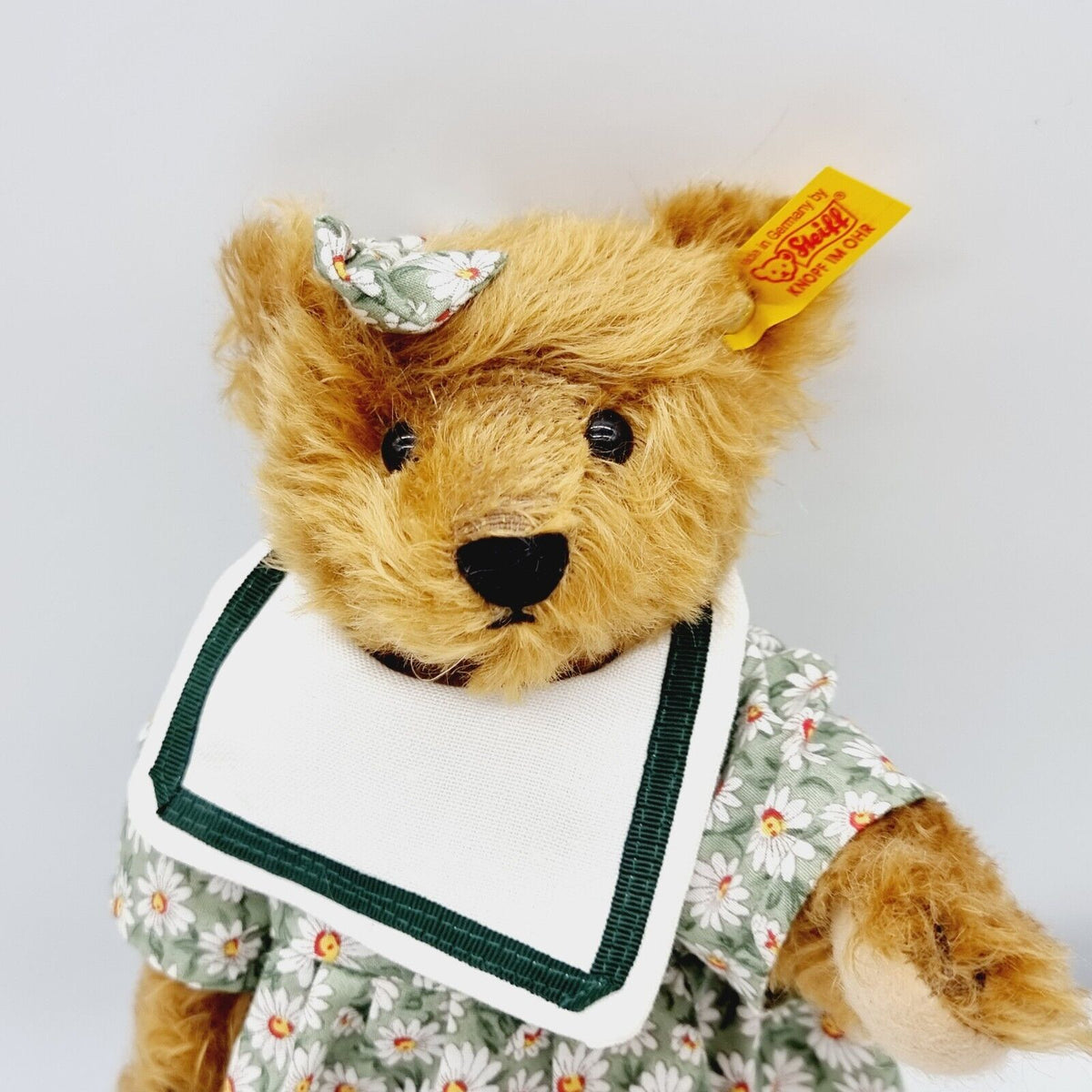 Steiff 028632 Teddybär Mädchen aus 2001 23 cm Mohair