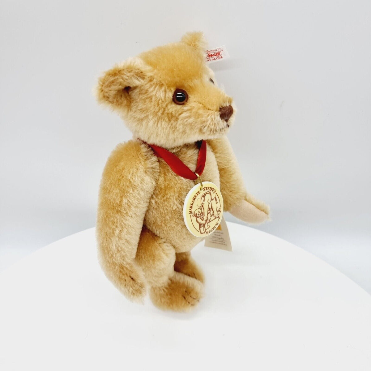 Steiff 670701 Museumsbär 2001 Zimt 32 cm limitiert mit Porzellan-Marke