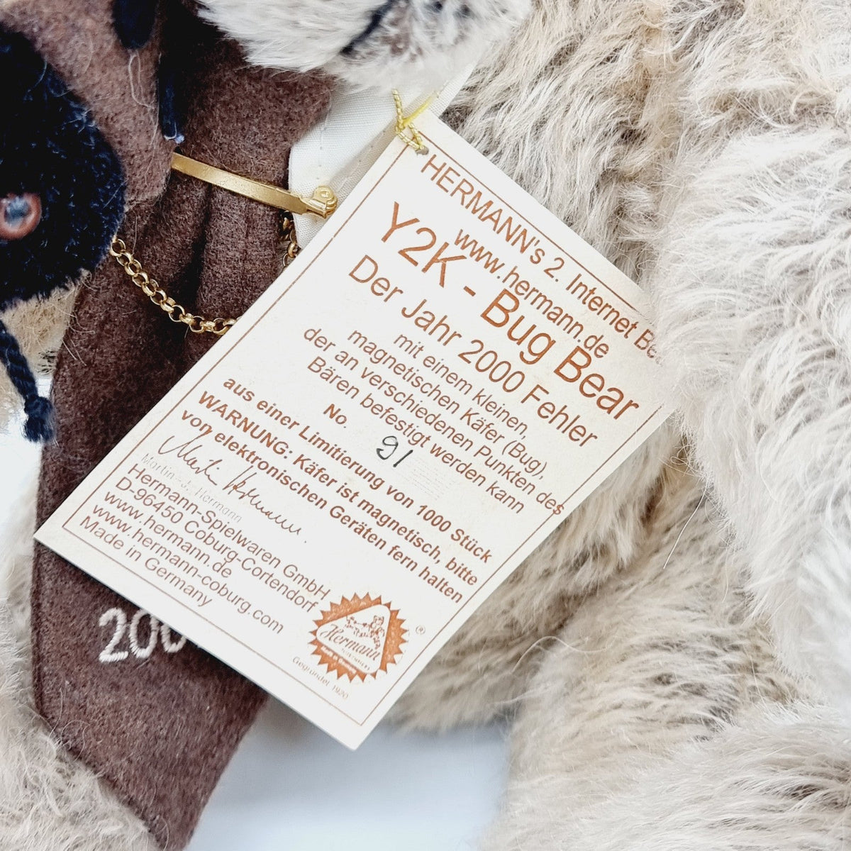 8221976
